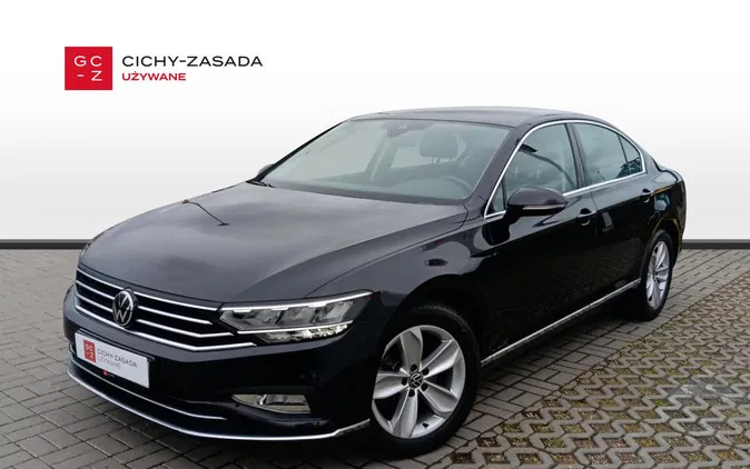 volkswagen passat Volkswagen Passat cena 96900 przebieg: 65029, rok produkcji 2020 z Buk